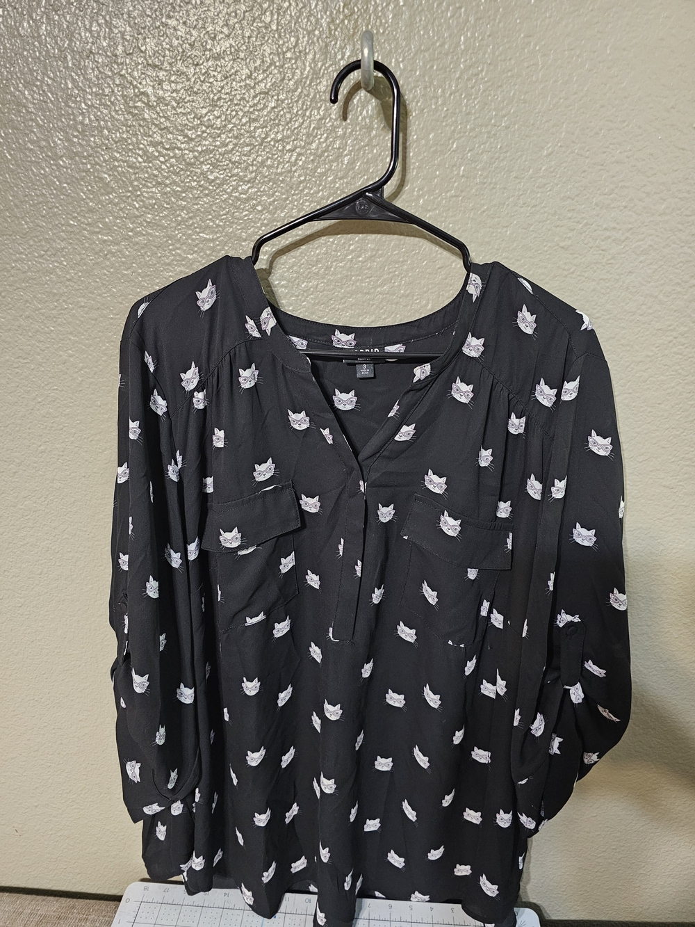 Torrid Size 3 Harper Black White Cat Glasses Print Blouse Roll Tab Sleeve